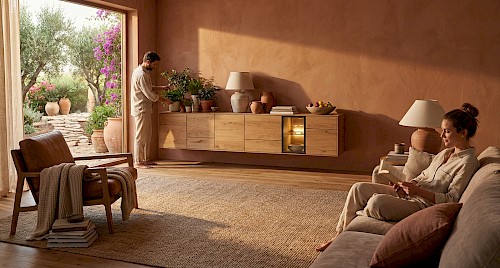 Anrei Puro Wohnwand mit Sideboard und Vitrine in Asteiche und Farbglas